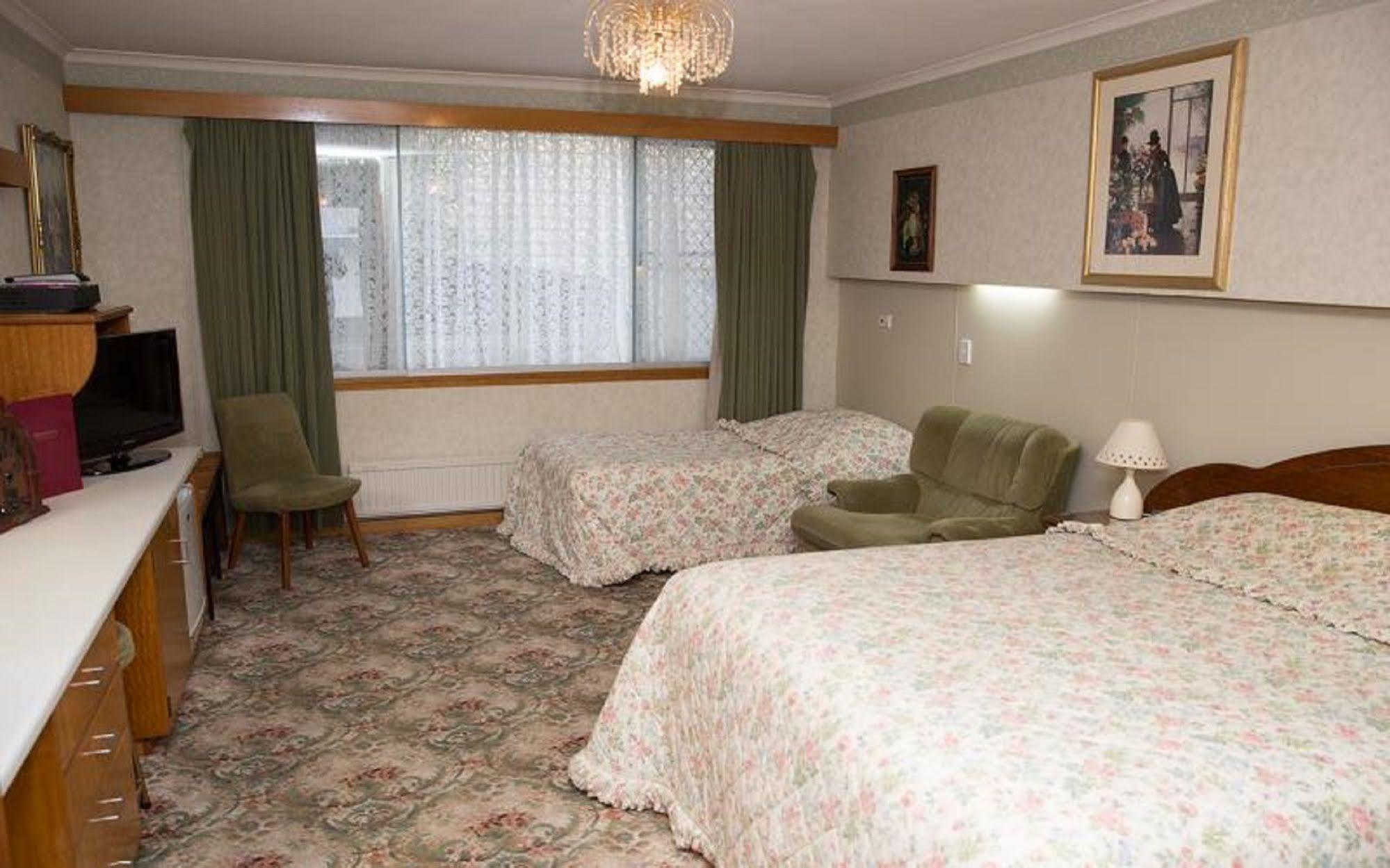 Motel Mayfair On Cavell Hobart Bagian luar foto